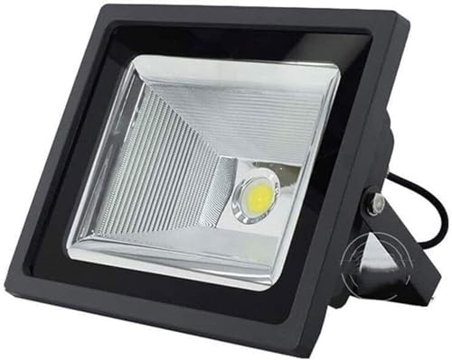 Lampes solaires pour illuminer votre jardin et décorer la cour à Noël