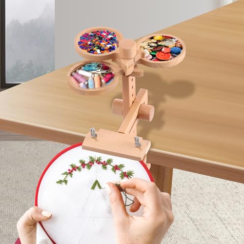 Reviews de Almacenamiento de materiales de bordado los mejores 5. 49 Soporte de aro de bordado, soporte de aro de bordado con bandeja de almacenamiento integrada, soporte de marco de bordado ajustable, soporte de mesa de bordado de madera de fácil...