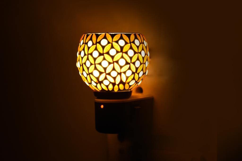 DRAMIQ® Beautiful Kapoor Dani with Yellow Light Electrical Camphor Diffuser. Glass Kapoor Dani & Essential Oil Diffuser with On Off Switch to Toggle Between Burner & Lamp