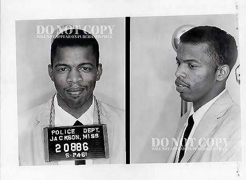 Portrait inspirant de John Lewis mugshot 1961 ideal pour le mur de votre bureau