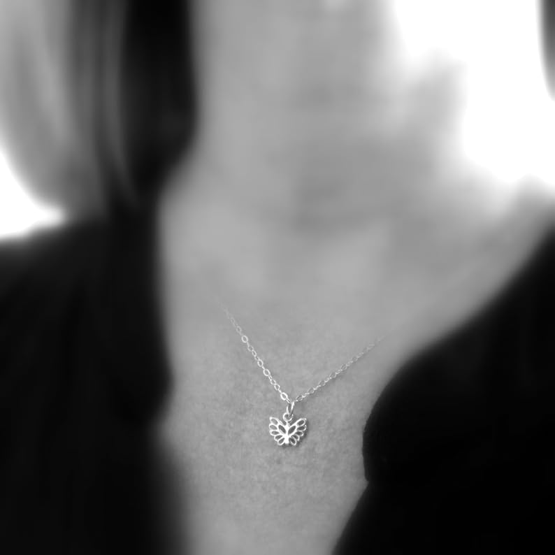 Collier papillon en argent sterling 925 de haute qualité avec ailes ciselées