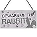 RED OCEAN Lustiges T&uuml;rschild mit Aufschrift "Beware Rabbit Home" f&uuml;r den Stall, Zubeh&ouml;r f&uuml;r Haustiere, Tiergeschenke, Kaninchen, Geschenke f&uuml;r Frauen