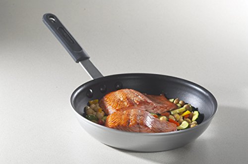 Nordic Ware Restaurant Cookware 10.5-Inch Nonstick Frying Pan #TOP3