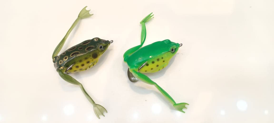 Fishing Frog/Frog Soft Swimbait Floating Bait with Weedless Hooks for Freshwater Saltwater/Legged Frog/Silicon Frog/Frog for Fishing Approx Weight 16 to 18 GRM Multicolor 1 PC ONLY 1