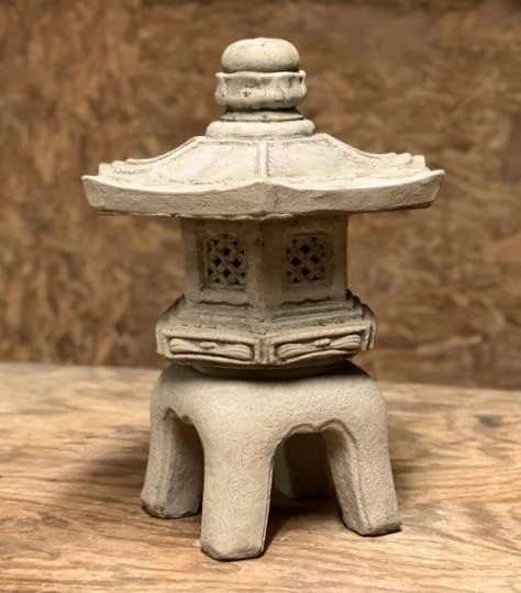 Concrete Outdoor Pagoda Statue Asian Style Landern Statue Concrete Pagoda for Candles Sculpture