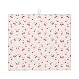 Idée cadeau parfaite : ce joli tapis de séchage imprimé cerise rouge est un excellent cadeau pour une pendaison de crémaillère, Halloween, Thanksgiving et Noël. Sa fonction utile et sa belle apparence en font un cadeau attentionné pour tous ceux qui aiment une cuisine propre et organisée, apportant plus de commodité à leur vie quotidienne.