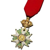 Esta es la primera versión de la medalla otorgada por Napoleón. Fue galardonado durante el Primer Imperio 1804 - 1814 Medalla de reproducción de alta calidad con cinta y broche en la parte posterior de la medalla. Dimensiones: 4,3 cm x 13 cm con acab...