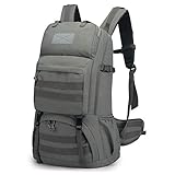 ● Verschiedene MOLLE-Befestigungspunkte - Tactical Backpack bietet die Option einer zusätzlichen Ausrüstung, die über einen Satz robuster MOLLE-Allroundgurte aus Nylon sowie Schlaufen und D-Ringe an den Schultergurten geliefert wird. Zum Aufhängen von Helmen, Seilen, Teleskopen, militärischer Ausrüstung usw. Es ist perfekt für militärische Zwecke sowie zum Campen und Wandern.