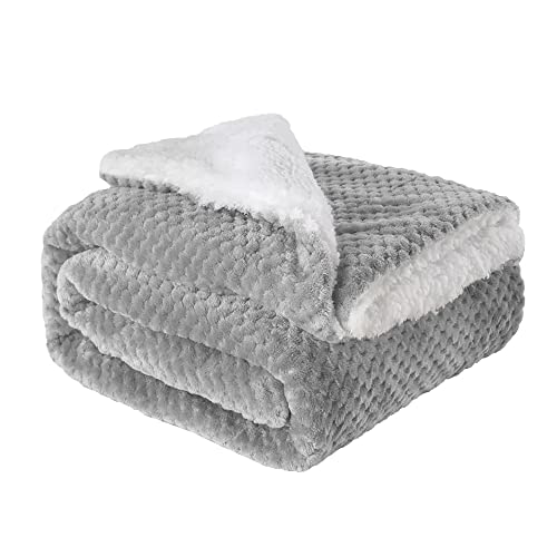 IlGruppone Coperta Plaid in Pile Sherpa Invernale, Morbida e Calda,440 Gr/Mq Coperta Pelosa Tinta Unita Con Lavorazione Divano in Finta Pelliccia - Grigio - Singolo 160x200
