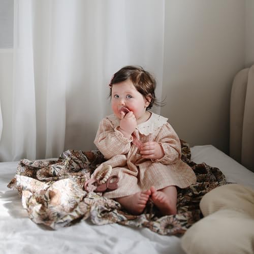 Image of mushie Linen Baby Pacifier Clip Holder (Dusty Rose /Shifting Sand)