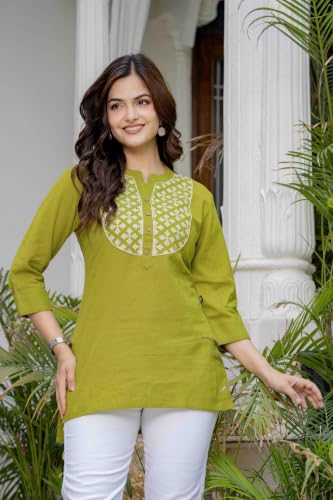 Image of Pistaa's Women's Cotton Relaxed Fit Short Kurti