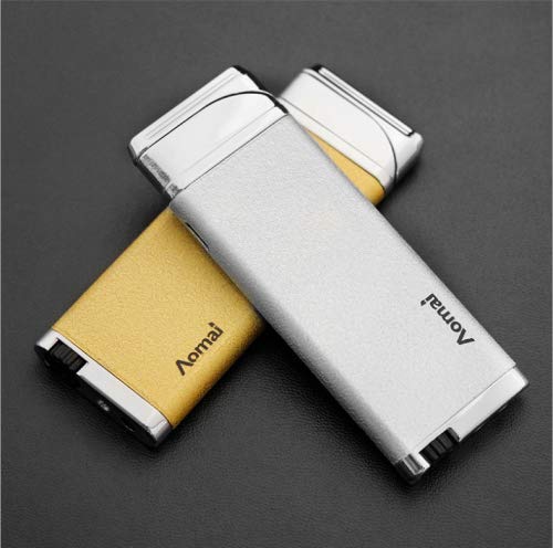 YTMY Accendino A Torcia Fiamma Antivento, Ricaricabile A Butano, Vuoto, Design Tascabile Compatto, Colori Assortiti Casuali, Regalo Simpatico Fumatore
