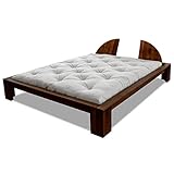 Ab einer Bettbreite von 120 cm wird das Futonbett mit Mittelleiste und Stützfüßen geliefert