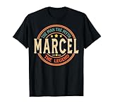 Celebra tu nombre único con esta ropa de inspiración vintage de MARCEL The Man The Legend. Perfecto para hombres llamados MARCEL que quieren mostrar su legendario. Esta ropa personalizada es una adición elegante y destacada a cualquier armario.