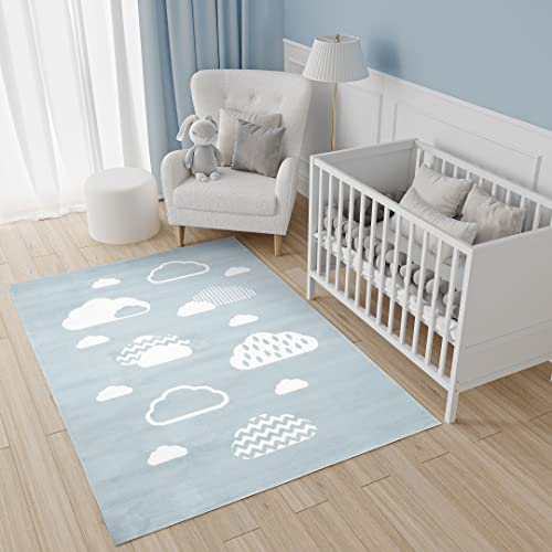 TAPISO Baby Tappeto Bimbi Cameretta Bambini Blu Chiaro Crema Nuvole Pelo Corto 80 x 150 cm