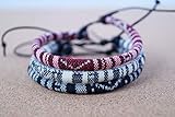  Made by Nami Surfer Fußband Damen & Herren - Boho Ethno Hippie Fußkettchen - Handmade Strand Festival Accessoires - 100% Wasserfest & Verstellbar - 100% Ökologische Baumwolle Schwarz Weiß Wein-Rot