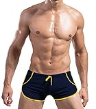 Non smettere mai di inseguire i tuoi obiettivi. Questi boxer da nuoto sono perfetti per affrontare i tuoi allenamenti quotidiani in pieno comfort grazie al tessuto resistente al cloro e al design a compressione che assicura supporto e libertà di movimento.