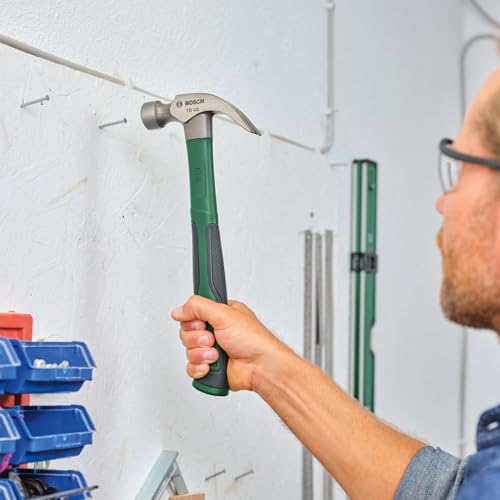 Bosch Claw Hammer 450g / 16oz (Extra-Large Striking Surface; Robust High-Carbon Steel; V-shaped Claw; Comfortable Softgrip Handle with Fibreglass Core; Low Vibration) - Image 6