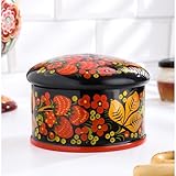 Artisanat exquis : cercueil en bois authentique Khokhloma, peint à la main avec des motifs complexes de baies.