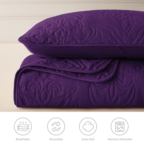 Whale Flotilla Queen Quilt Bedding Set Vintage Damask Reversible Bedspread by Whale Flotilla - Used condition - Image 5