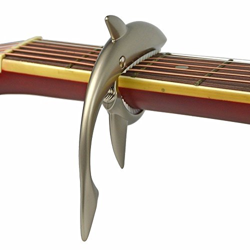 Imelod Capodastre de guitare en alliage de zinc Capodastre Shark pour guitare acoustique et électrique avec une bonne… - Les Beatles, Paul McCartney, John Lennon, RIngo Starr, George Harrison Imelod Capodastre de guitare en alliage de zinc Capodastre Shark pour guitare acoustique et électrique avec une bonne… – Image 5