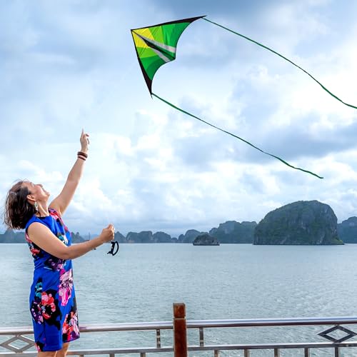 Lanrui Large Delta Kites for Kids & Adults, Easy to Fly Kite, Beginner Kite for Kids Ages 4-8,8-12(Green+Red) - Thumbnail 3