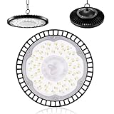 Alto Brillo y Ahorro de Energía: 6500 K luz diurna blanca de gran altura, 200 W, 16000LM proporciona suficiente brillo por la noche. Nuestras luces LED UFO utilizan perlas LED de alta calidad para una iluminación brillante. El brillo es varias veces mayor que el de las bombillas tradicionales y puede ahorrar hasta un 80% en la factura de la luz.
