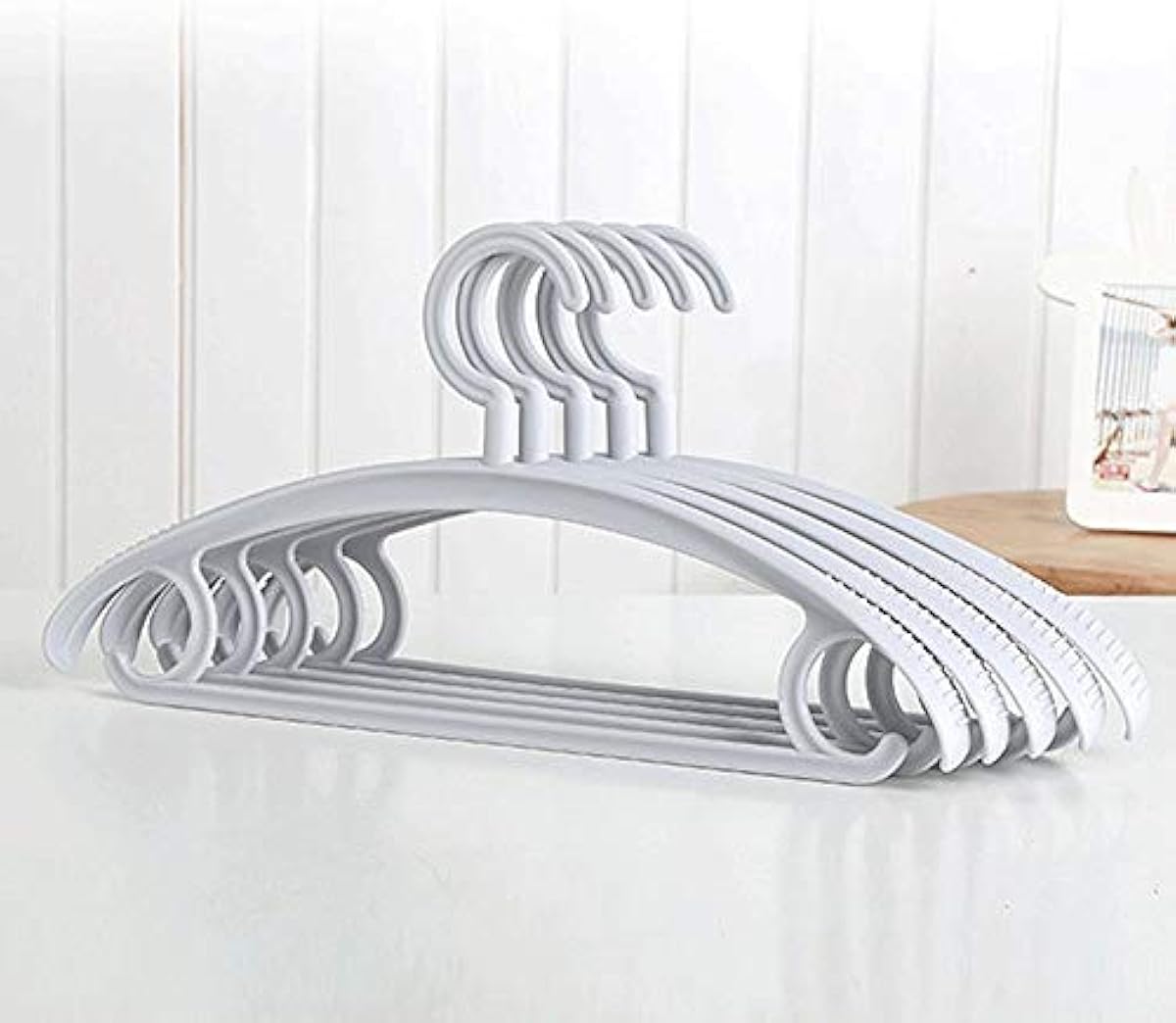 大量購入用 怠惰なハンガー 余分な広い肩を持つ単色プラスチックコートハンガーのシンプルなパック 省スペースハンガーパンツラック Color Gray Size 41 21cm 値下げ中 Www Littleshopp Com