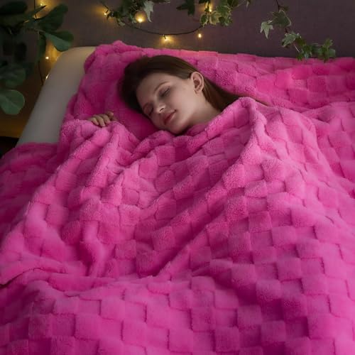 NEWCOSPLAY Super Soft Queen Blanket Hot Pink Premium Silky Flannel Fleece 3D Checkered Lightweight Bed Blanket All Season Use (Hot Pink Checkered, Queen(90"x90"))