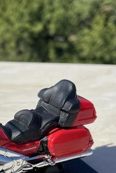 Mini Simulation Motorcycle Toys 1:24 for Honda 2004 Gold Wing Alloy Motorcycle Model Children's Toys Adult for Boys(Red)