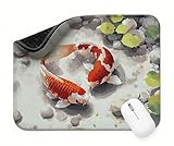 【IMPERMÉABLE À L'EAU ET À LA SALETÉ FACILE À NETTOYER】: la surface facile à laver peut effacer toute saleté ou débris. Plus besoin de s'inquiéter des déversements accidentels de boissons et des restes de nourriture. Le joli tapis de souris a un bon effet de couleur de verrouillage et le nettoyage répété ne se décolore pas. Idéal pour les joueurs, les minimalistes ou toute personne utilisant une petite souris