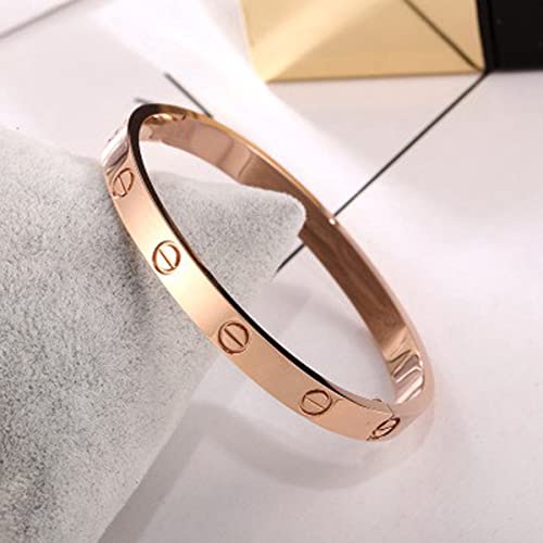 Stylish Love Bracelet - Plated