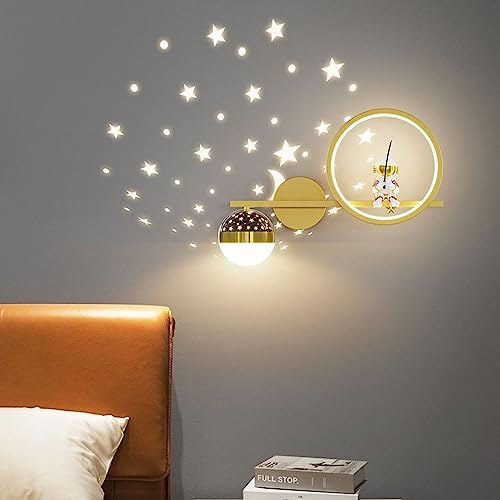 Applique murale LED spaceman dorée à 3 couleurs pour chambre enfant
