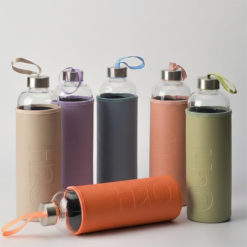 Deconox 1 Litre Deri Kılıflı Cam Matara – H2O Tasarımlı Büyük Boy Su Şişesi, Koku Yapmaz Sızdırmaz Metal Kapak (1 Adet - Asorti)