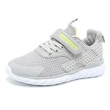 Flexible und rutschfeste Außensohle aus EVA und Gummi: Die Außensohle der Sportschuhe besteht aus EVA und Gummi, um sicherzustellen, dass die Schuhe leicht und rutschfest sind. Zudem ist sie rutsch- und abriebfest, um Kinder Verletzungen zu schützen.