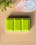 3 zones de mélange des couleurs: Couvercle, Palette intérieure et Fond Plat. Le Couvercle contient 3 creux rectangulaires, soit un creux supplémentaire par rapport à la boîte 12 couleurs classique. La Palette de mélange intérieure offre 6 puits inclinés et arrondis à la base. Le Fond Plat procure une zone de mélange de plus en retirant le plateau de rails métalliques. Un espace vide central entre les rails métalliques permet de ranger un pinceau de voyage ou 2 tubes de peinture de 5ml.