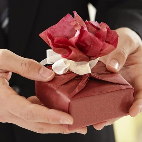 The Gift That Costs Nothing But Means Everything Podcast Por arte de portada