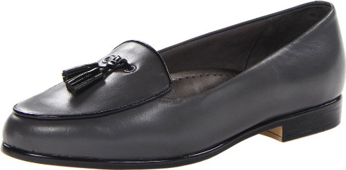 Image of Trotters Women's Leana Loafer Flat