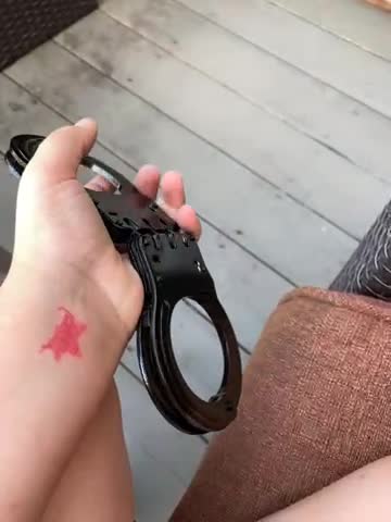 Hitched handcuffs are awesome on Amazon Live