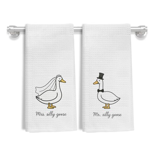 FGFK Funny Mrs and Mrs Silly Goose Kitchen Towels, Wedding Gifts for Couples Newlyweds Dish Tea Towels for Kitchen Decor, Just Married Gifts Decorative Hand Towels for Bathroom, 16x24 Inch Set of 2