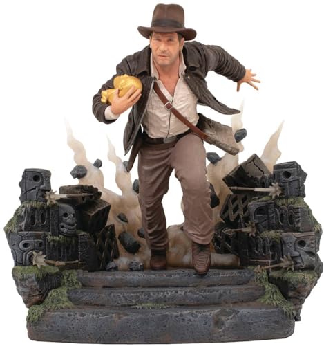 Diamond Select Toys Indiana Jones and The Raiders of The Lost Ark: Escape with Idol Deluxe Gallery Statue