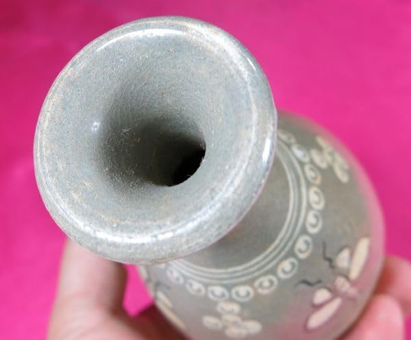 Amazon.co.jp: 粉青沙器蝶文様象嵌瓶李朝時代15世紀朝鮮半島陶器酒器