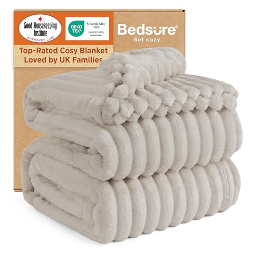 Bedsure Bed Blankets King Size - Fleece Blanket Fluffy Cosy Warm Blankets, Soft Cute Double Size Throw Gifts for Women and Girls, Beige, 230x270 cm