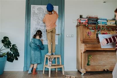 Sam & Julia – Mega XL Malvorlage – 80x115cm So groß wie EIN 6-jähriges Kind - Male das gesamte Mäusehaus, Möbel, Zimmer und Mäuse aus - Kreative Aktivität für Kinder!