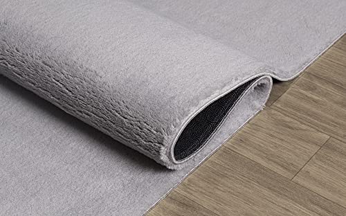 the carpet Relax Moderner Flauschiger Kurzflor Teppich, Anti-Rutsch Unterseite, Waschbar bis 30 Grad, Super Soft, Felloptik, Grau, 80 x 150 cm
