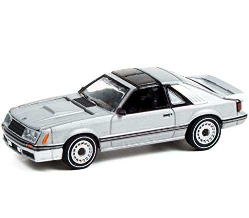 1982 GT 5.0 Silver Metallic a escala 1:64 miniatura 2