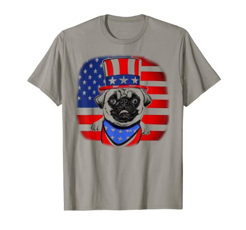 Lindo traje de patriotismo de pug con bandera estadounidense para el 4 de julio Camiseta