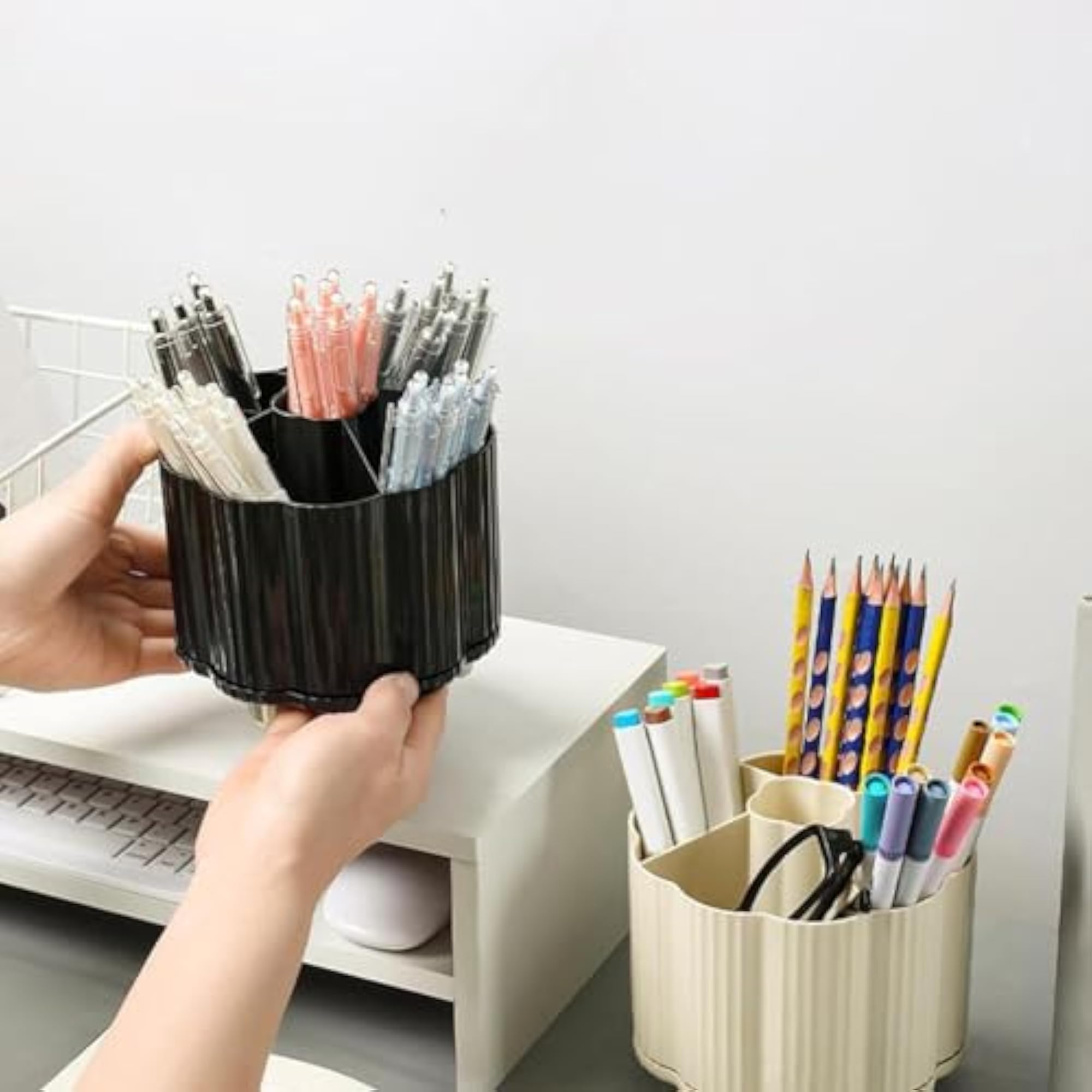 Multifunctional Large Portable 360° Rotating Makeup Brush Holder, Black