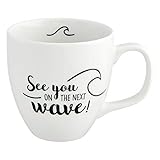 Diese liebevoll gestaltete Tasse ist spülmaschinenfest und äußerst pflegeleicht. Mit ihrem Fassungsvermögen von 0,45 Liter & dem coolen Design ist die Kaffeetasse nicht nur ein echter Wachmacher, sondern auch ein absoluter Hingucker im Büro oder deiner Küche. Aber nicht nur Getränke lassen sich in deiner neuen Lieblingstasse genießen! Leckere Tassenkuchen lassen sich ebenfalls zubereiten! Der Kaffeebecher ist mikrowellengeeignet & damit der perfekte Begleiter für alle Mug Cake Schleckermäulchen!