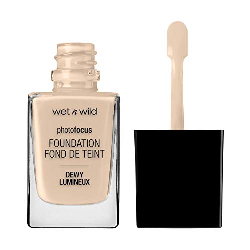 Wet n Wild 1111520E, Photo Focus Foundation Dewy, Gewichtloze Foundation met Verzorgende en Lang Dragende Formule, Opbouwbare Dekking, Ideaal voor Normale tot Droge Huidtypes, Vegan, Soft Ivory